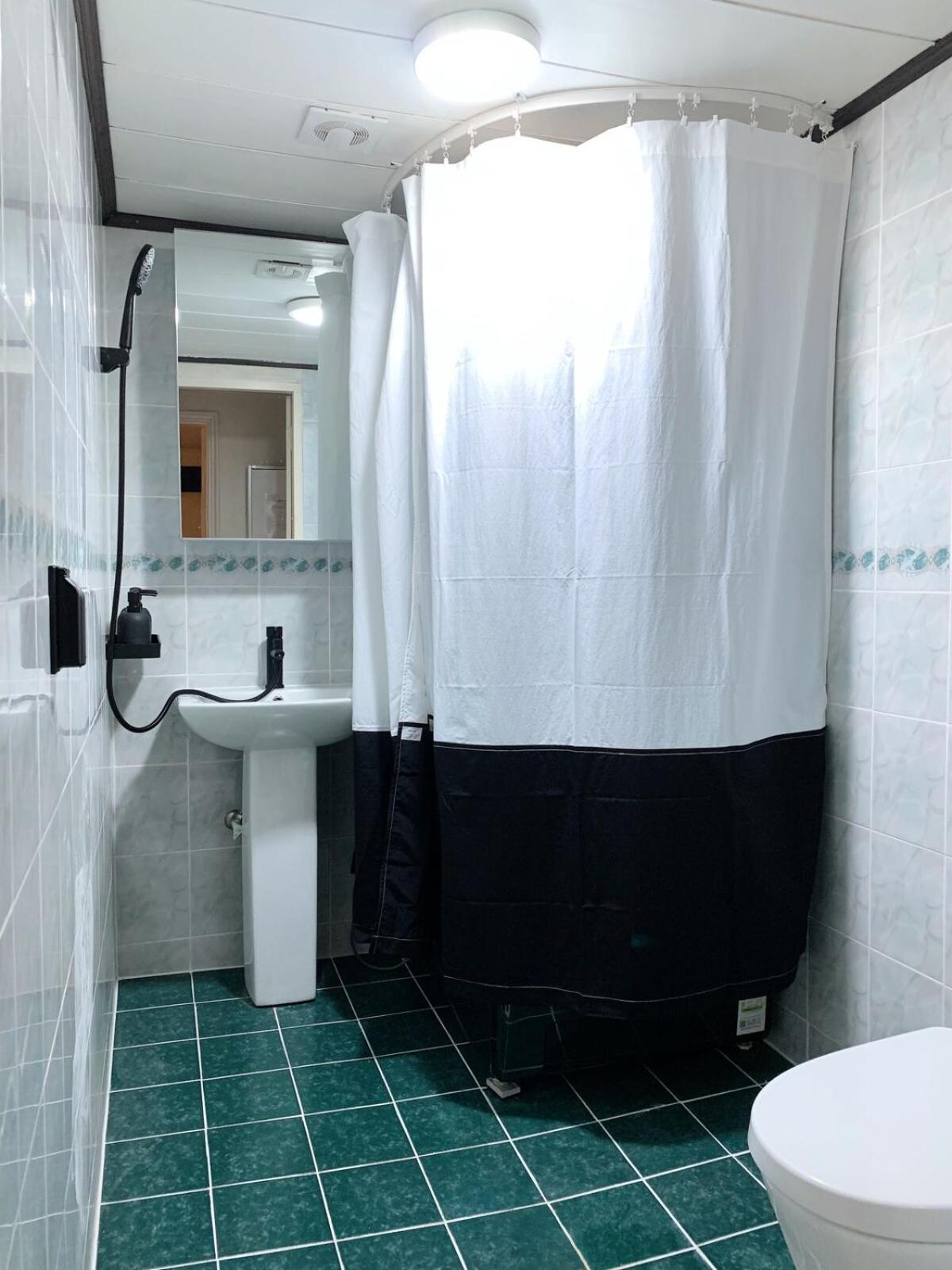 New Open Special Price! Line 2 Bongcheon Station 8 Minutes On Foot, Korean Emotional Accommodation, Gangnam 15 Minutes, Hongdae 20 Minutes, National Station Apartment *